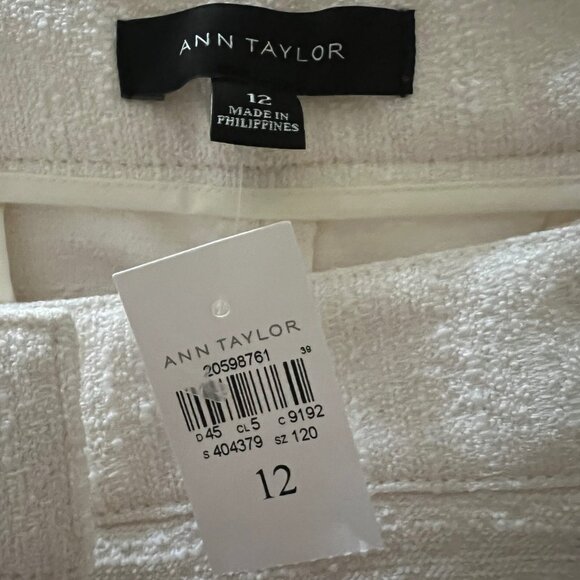 Size 12 NWT - Ann Taylor Off-White Fringed Tweed-Like Shorts - Picture 3 of 11